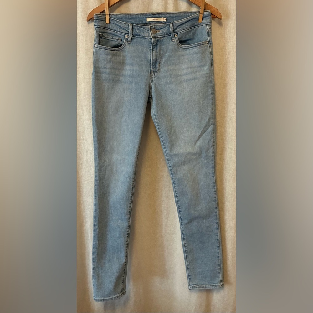 Levi's 711 Skinny Jeans
